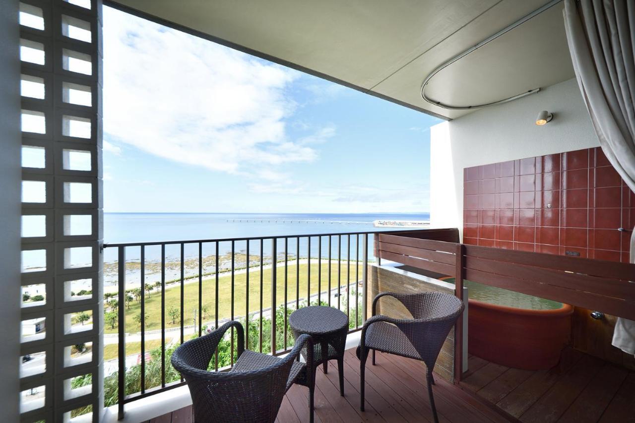 Senagajima Island Resort & Spa Tomigusuku Екстер'єр фото